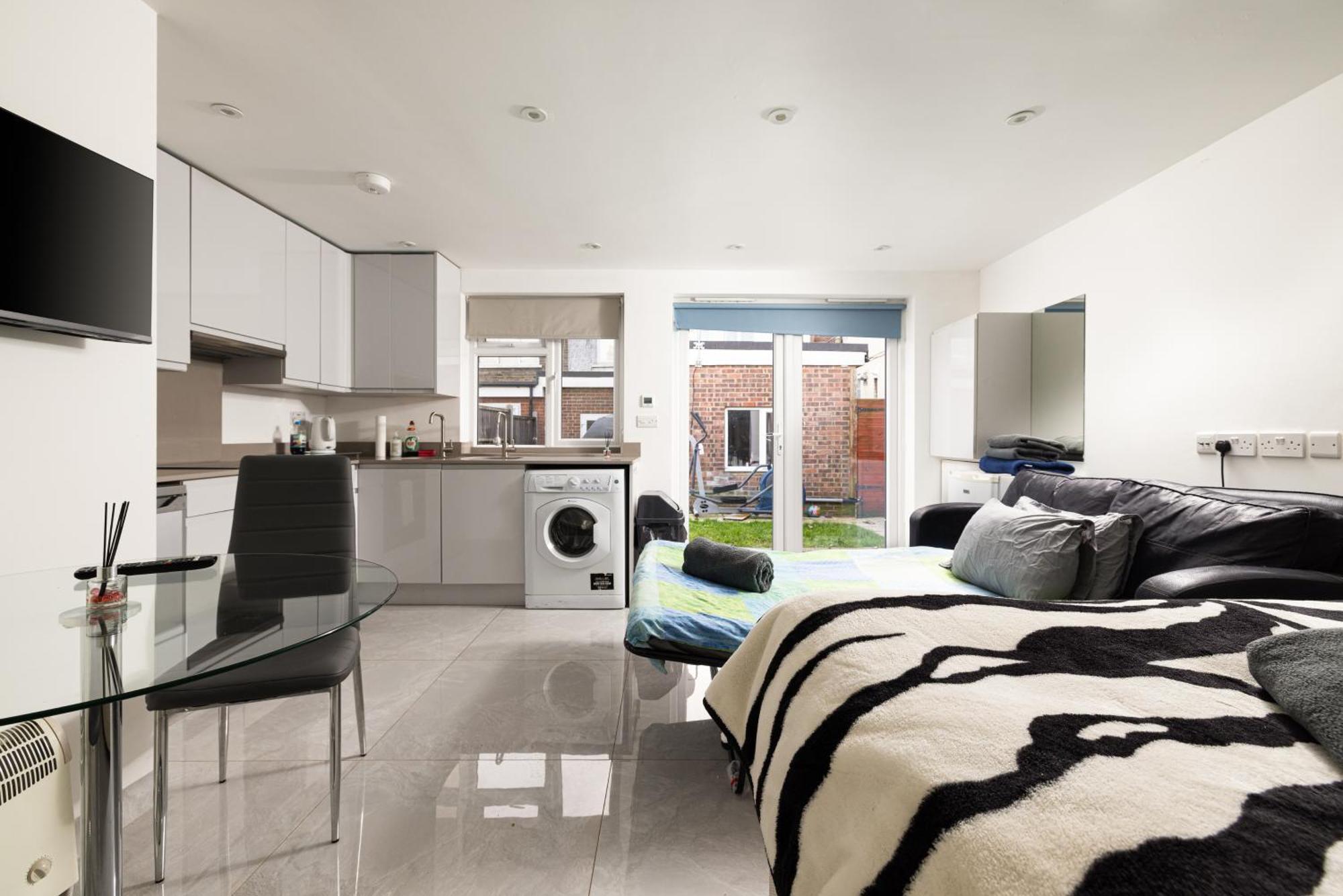 Apartment Beautiful Garden Nw4 *